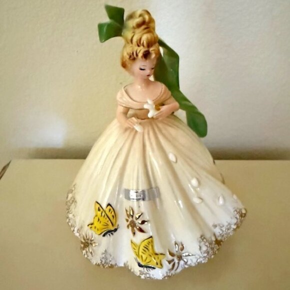 Rare JOSEF ORIGINALS "He Loves Me.... He Loves Ne Not" this one is 8" tall - Picture 1 of 4